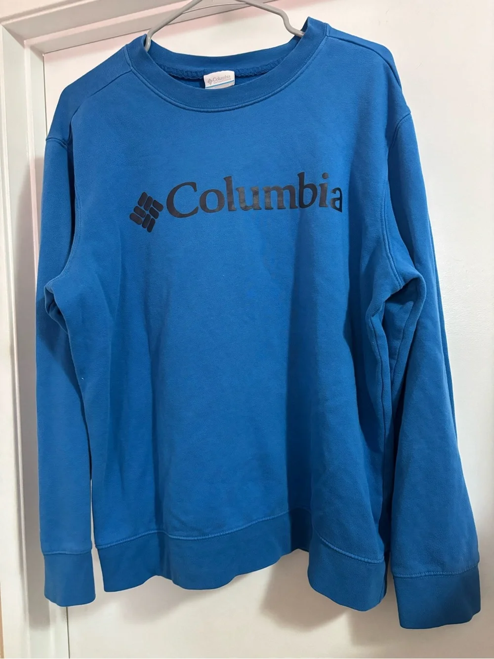 Columbia Men's Blue Logo Crewneck Sweatshirt like new